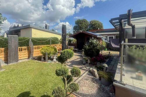 Bereich Gartenhaus - Gehoben ausgestatteter Bungalow mit 2 Terrassen, Loggia und Wintergarten in Sommersdorf