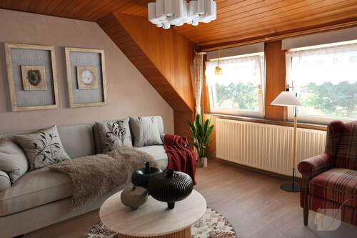 Wohnzimmer OG - 7 Zimmer Reihenendhaus in Solingen