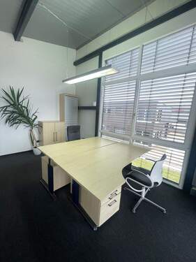 Büro 1.OG. evtl. Einkauf.JPG - 