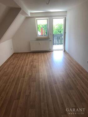 Wohnzimmer Teilansicht - 2 Zimmer Etagenwohnung in Pfedelbach