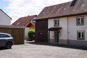 Hofbereich Nordseite - Bauernhaus mit Herz u. Potential. Paradies für Familien in Hauingen