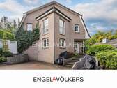Titelfoto - Stilvoll modernisierte Doppelhaushälfte mit wohnlich ausgebautem Keller