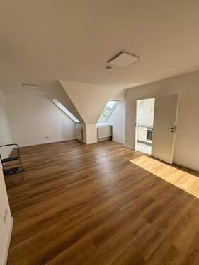 Wohnbereich - 1 Zimmer Etagenwohnung zur Miete in Zell