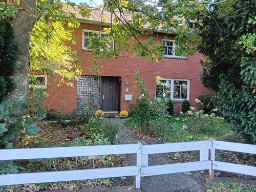 Strassenansicht - 3 Zimmer Mehrfamilienhaus, Wohnhaus zum Kaufen in Eddelak