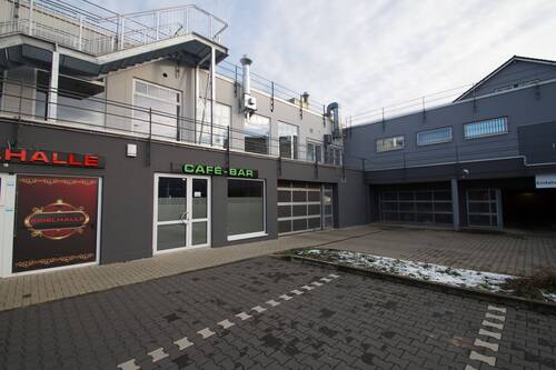 Stellplätze vor dem Gewerbe - Büro in Dessau-Roßlau