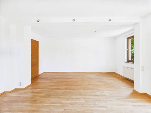 Wohn-/ Essbereich - Doppelhaushälfte mit 130,70 m² in Korntal-Münchingen zum Kaufen