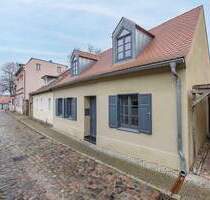 Verkauf im Nießbrauch: 3-Zimmer-Einfamilienhaus mit Innenhof & Remise auf der Insel Werder (Havel)