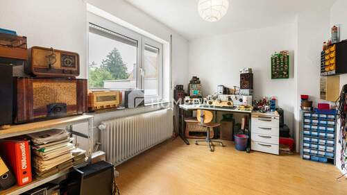 1. OG Schlafzimmer 1 1 - 