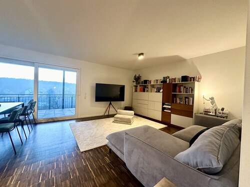 Wohnbereich - NEU im Angebot: Hochwertige 3-ZW in Oberdürrbach mit exklusiver EBK, Balkon, Terrasse und Garten!