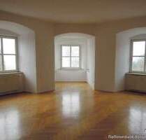 Stilvolle und großzügige 5 ZKB Wohnung im historischen Gebäude in Beilngries