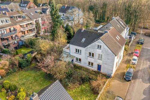 Außenansicht - 8 Zimmer Doppelhaushälfte zum Kaufen in Düsseldorf