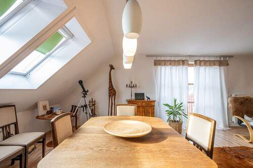 Wohnzimmer - 4 Zimmer Etagenwohnung in Sinzing