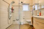 Gepflegtes Badezimmer - 