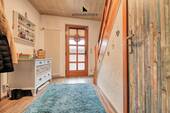 Flurbereich - Viel Platz für Familie und Beruf: Modernisiertes Ein-Zweifamilienhaus mit Ausbaureserve, tollem Garten und Nebenräumen!