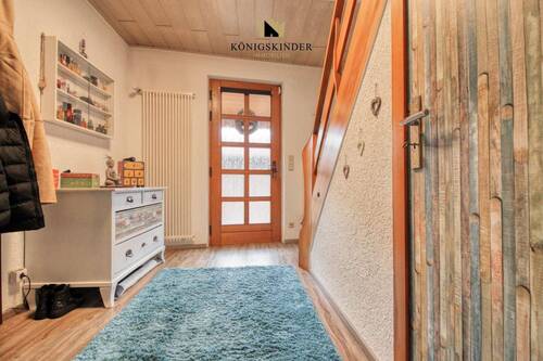 Flurbereich - Viel Platz für Familie und Beruf: Modernisiertes Ein-Zweifamilienhaus mit Ausbaureserve, tollem Garten und Nebenräumen!