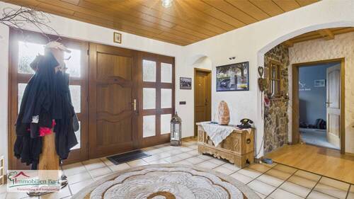 Diele EG - 6 Zimmer Einfamilienhaus zum Kaufen in Losheim am See / Niederlosheim