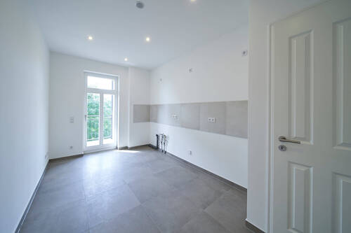 Küche - Referenz - ++ Erstbezug nach hochwertiger Sanierung ++ 3-Raum-Familientraum mit Balkon, Wohnküche, Parkettfußboden, hochwertiges Duschbad, Abstellkammer im Flur