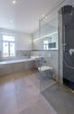Tageslichtwannenbad + Dusche - Referenz - 
