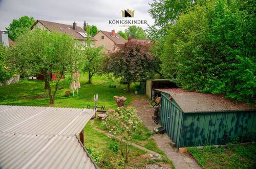 Blick vom Balkon in den Garten - 