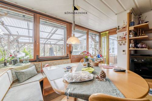 EG - Wohnzimmer mit Zugang zum Garten - 8 Zimmer Mehrfamilienhaus, Wohnhaus in Schorndorf