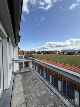 Balkon - Ausblick inklusive - 3 12 Zimmer-Wohnung