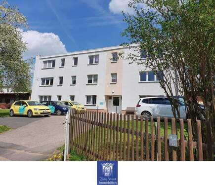 Hausansicht - Schöne Wohnung mit idyllischer Ruhe wartet!