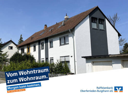 Bild1 - Wohnen oder Vermieten? Warum nicht beides. Charmantes 3-Familienhaus mit Gartenidylle in ruhiger Lage von Erlangen-Bruck