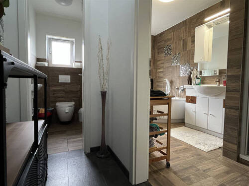 Bad im Erdgeschoss - Mehrfamilienhaus, Wohnhaus in Erlangen zum Kaufen