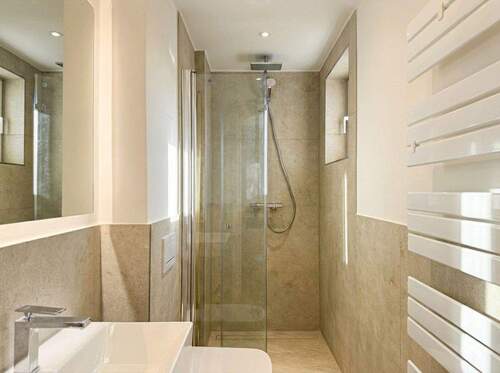 Neues Bad mit Dusche - 