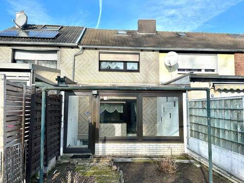 Hausansicht Rückseite - 3 Zimmer Reihenmittelhaus zum Kaufen in Neuss