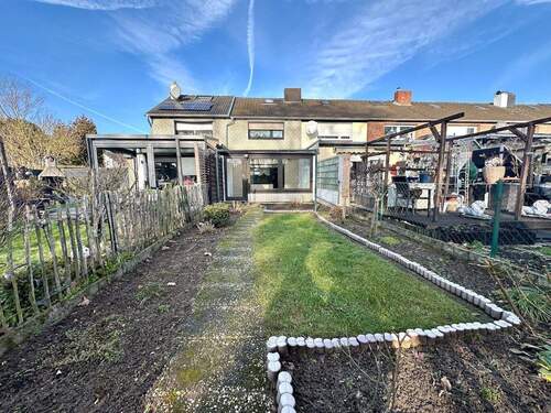 Hausansicht Rückseite - 3 Zimmer Reihenmittelhaus in Neuss