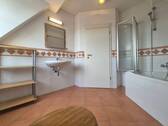 Bad mit Wanne - 