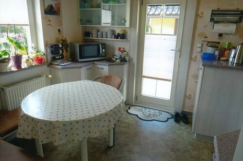 OG-Esszimmer m. Tür zum Balkon - 