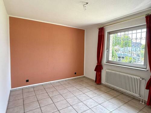Schlafzimmer EG - 6 Zimmer Einfamilienhaus zum Kaufen in Düsseldorf
