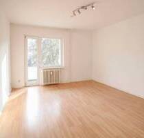 Bezugsfreie 3-Zimmer-Wohnung mit Südbalkon: Zentrale Lage nahe dem Boulevard Berlin