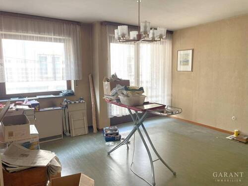 Wohnzimmer- - 4 Zimmer Etagenwohnung zum Kaufen in Stuttgart