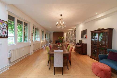 Wohn und Essbereich - Repräsentative Büro- oder Praxisfläche mit Wintergarten, Dachterrasse und grünem Innenhof - in unmittelbarer Nähe zum Wilhelmsplatz.