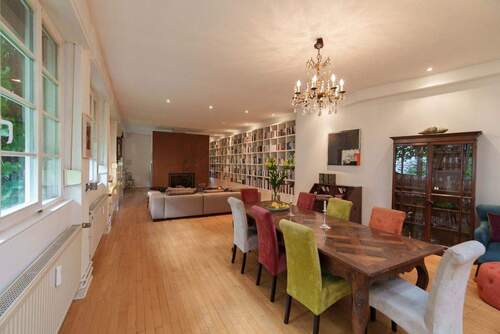 Lichtdurchfluteter Wohn-Essbereich - 3 Zimmer Büro in Offenbach am Main