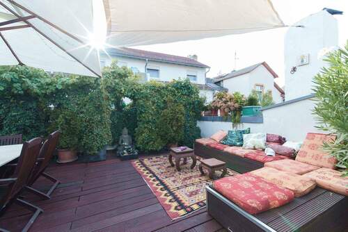 Exklusive Dachterrasse mit Wohlfühl-Oase - 