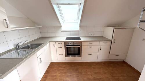 moderne und gepflegte Küche - 