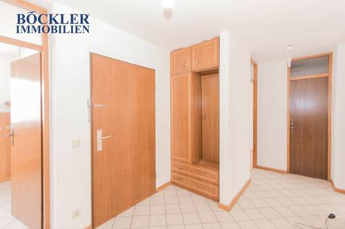Flur - 3 Zimmer Etagenwohnung zur Miete in Pforzheim