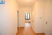 Diele mit Blick zum Badezimmer - 2 Zimmer Etagenwohnung zur Miete in Berlin