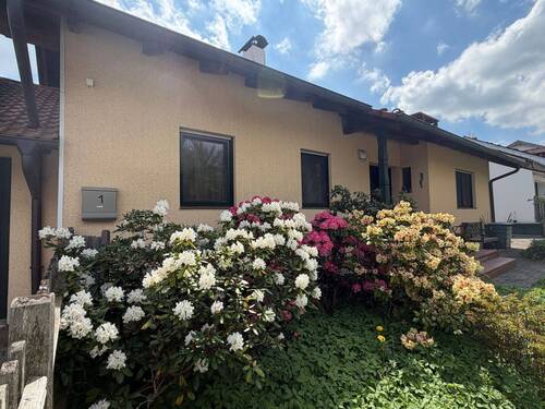 Hausansicht Nord (2).JPG - 6 Zimmer Einfamilienhaus in Tiefenbach