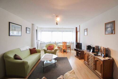 Wohnzimmer - 2 Zimmer Etagenwohnung zum Kaufen in Tamm