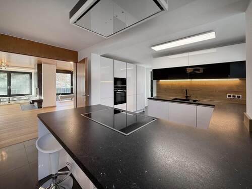 Küche mit Blick in Wohnzimmer - 