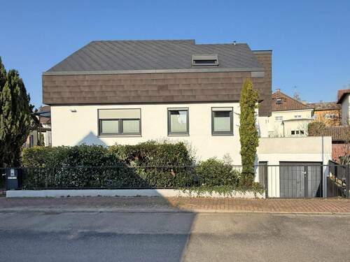 Außenansicht - 8 Zimmer Einfamilienhaus zum Kaufen in Hockenheim