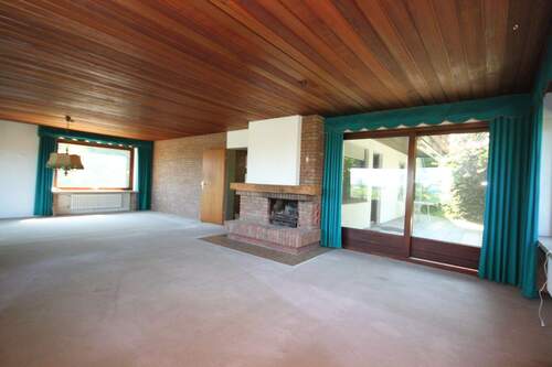 Wohnzimmer mit Balkon nach Nord und Süd - 