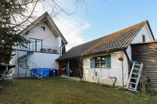 Außenansicht Garten + Garage - 