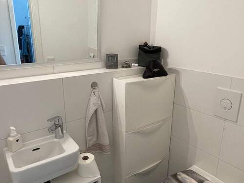 Gäste WC- möbliert.JPG - 