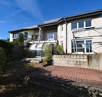 Überflieger:) Modernisierungsbedürftiges 5-Zimmer-Zuhause mit ELW & Garagen in Kettwig - Essen